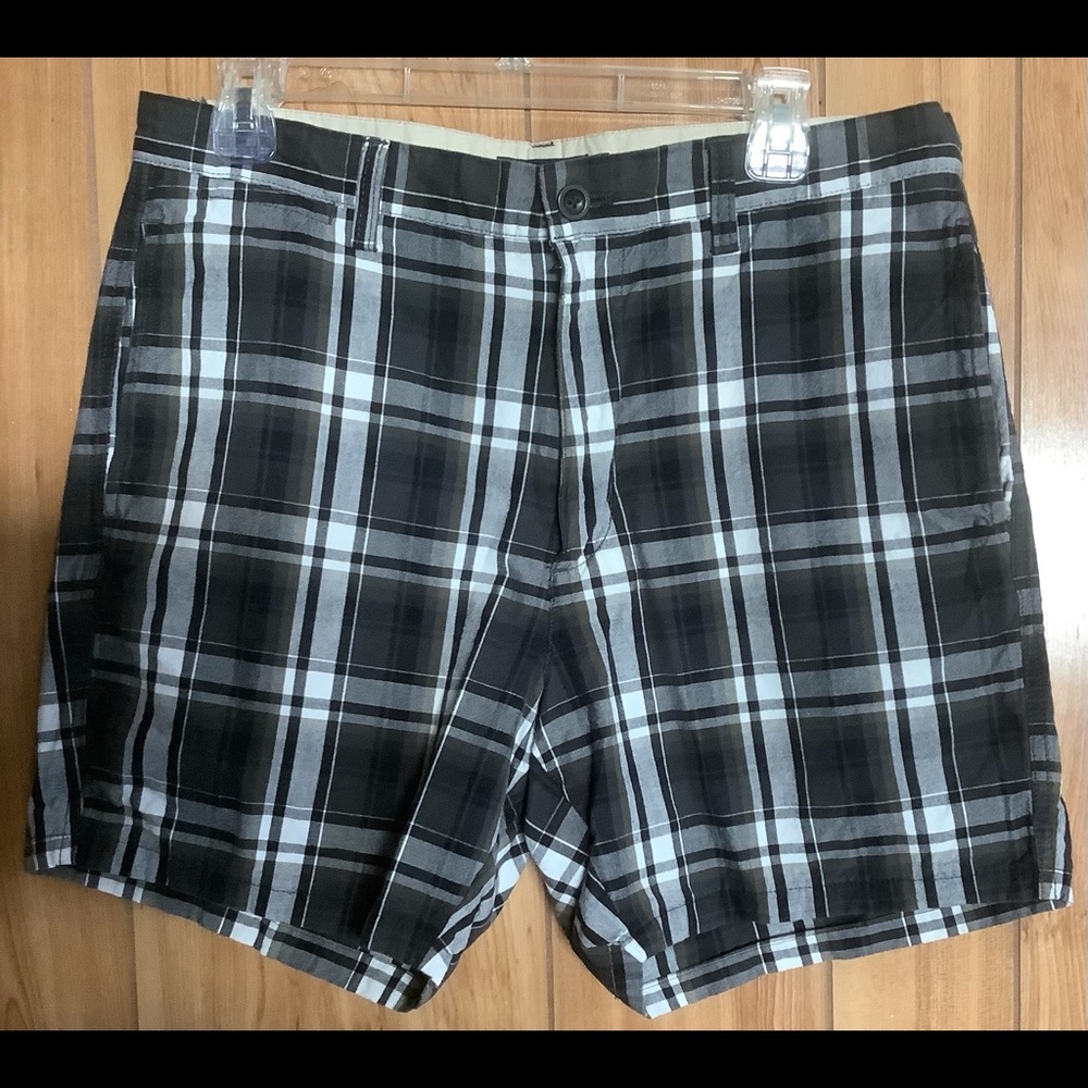 CHAPS MENS PLAID SHORTS